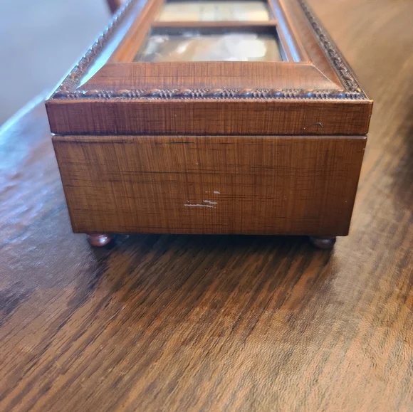 Music Box - Picture 5 of 5